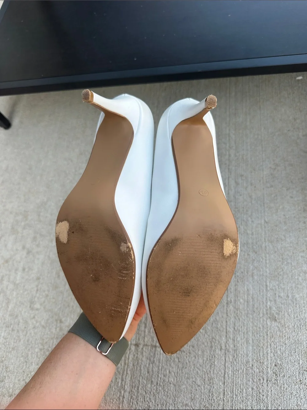 White Pointed-Toe Women's Pumps - Brand: Unlabeled